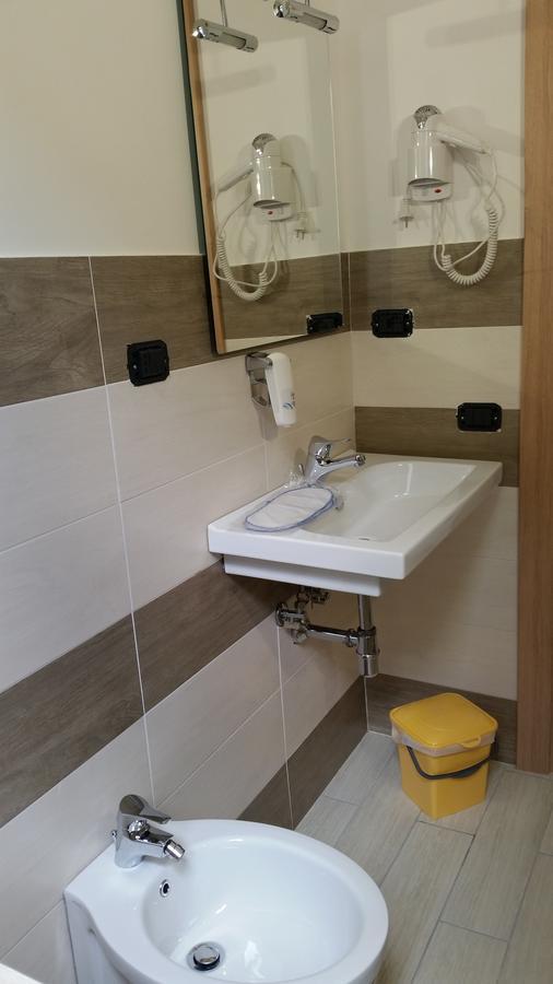 Double Room,648917055:JPEG